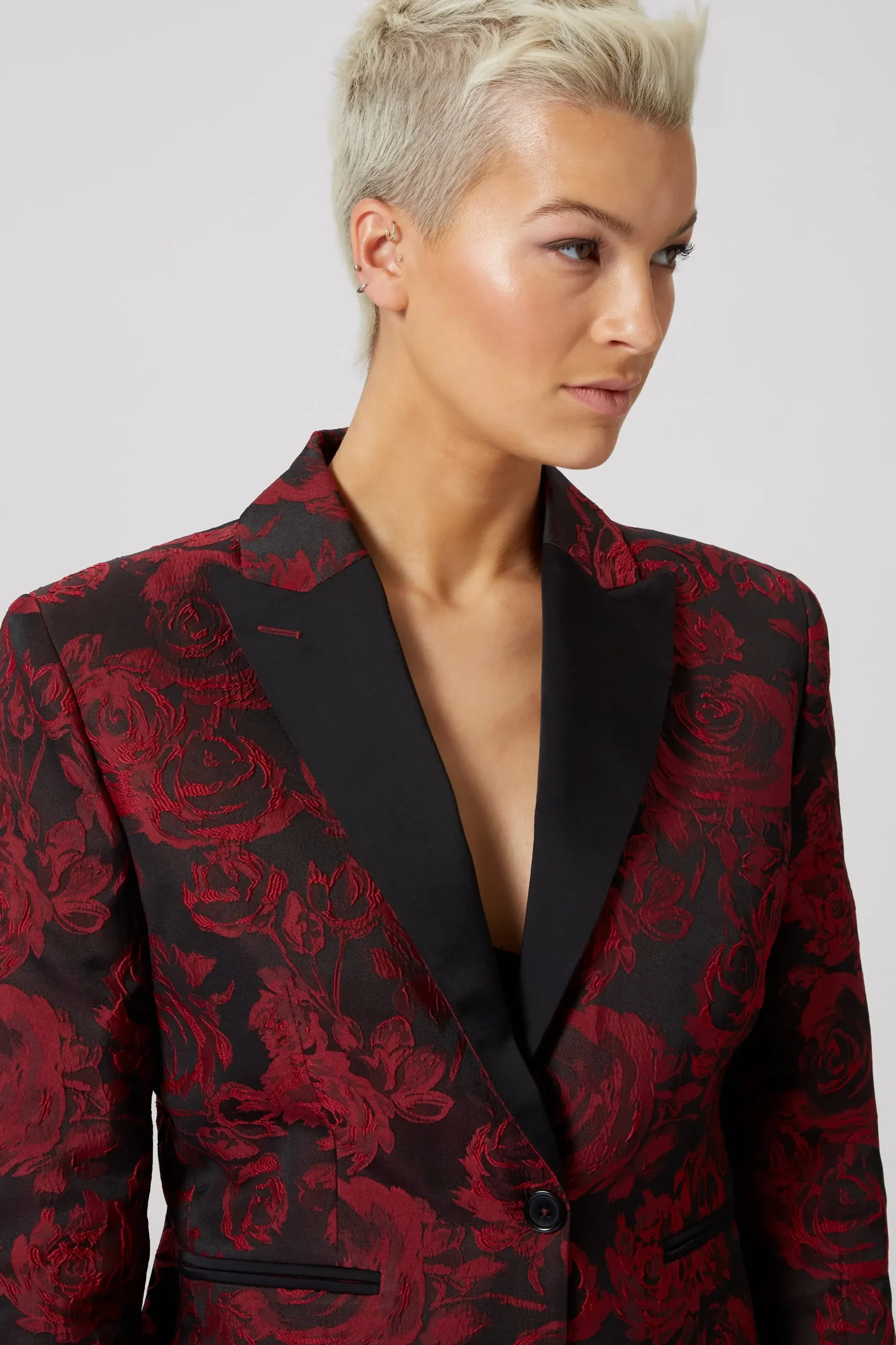 Woman|Style·Icons|Twisted Tailor Ersilia Skinny Fit Red Floral Suit